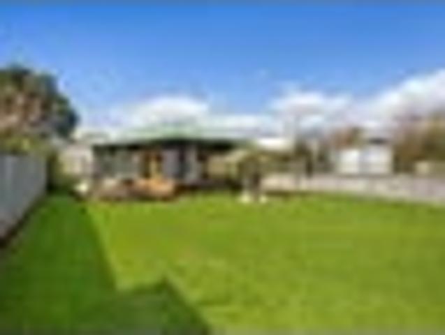 Perfect holiday bach or first home