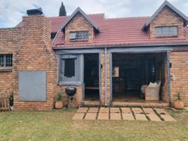 perfect homey family home in boomed.