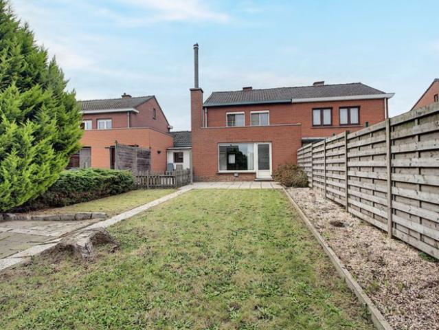 Perfect instapklare gezinswoning met tuin en garage gelegen