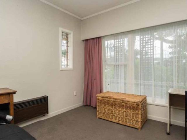 Perfect Family or Flatting Home