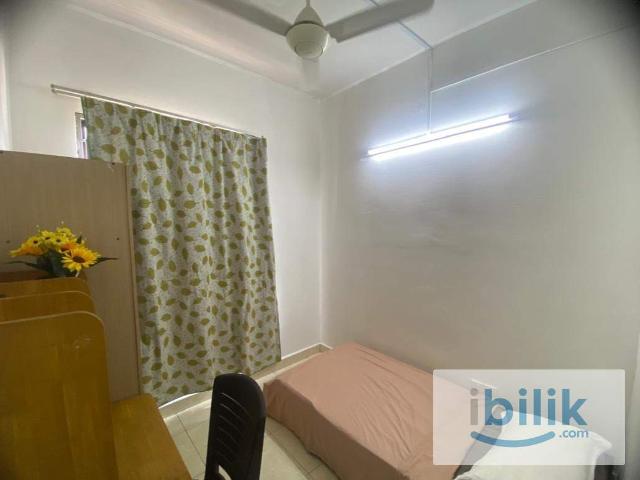Perfect Location Private Room Opposite MRT SurianWeekly Cleaning & Free Wifi