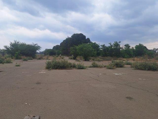 ? Perfect Location & Superb Visibility! For a workshop! Ideal for small workshops! ?