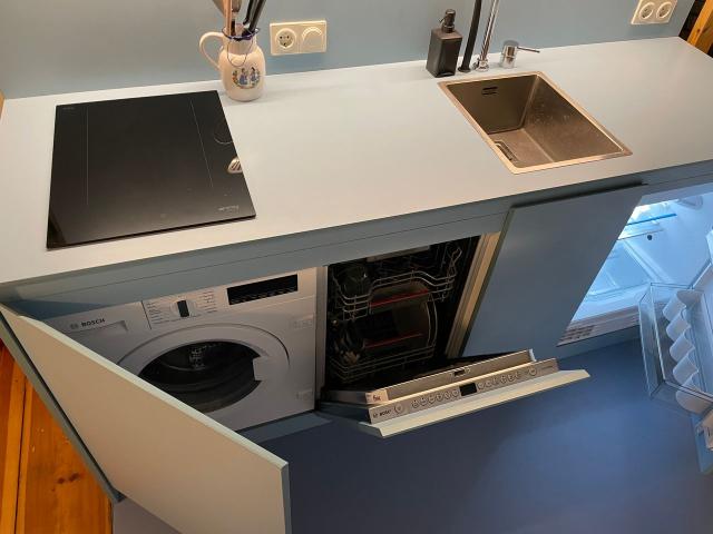Perfect, pretty studio, super connected, in a quiet street, Berlin Amsterdam Apartments for Rent