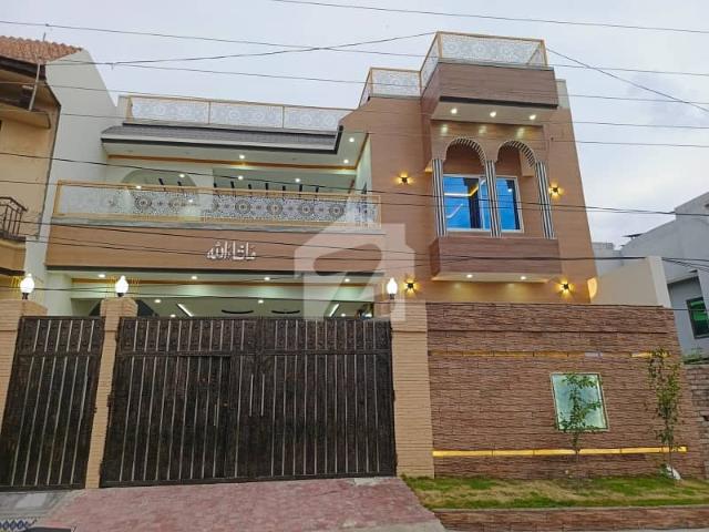 Perfect Prime Location 10 Marla House In Officers Garden Colony For Sale