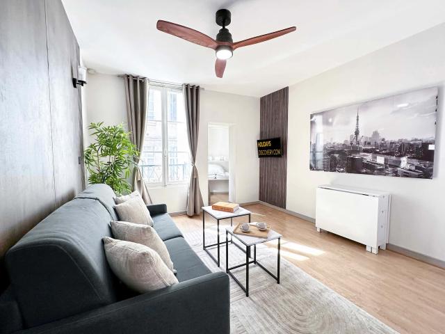 Perfect Studio in Louvre Area