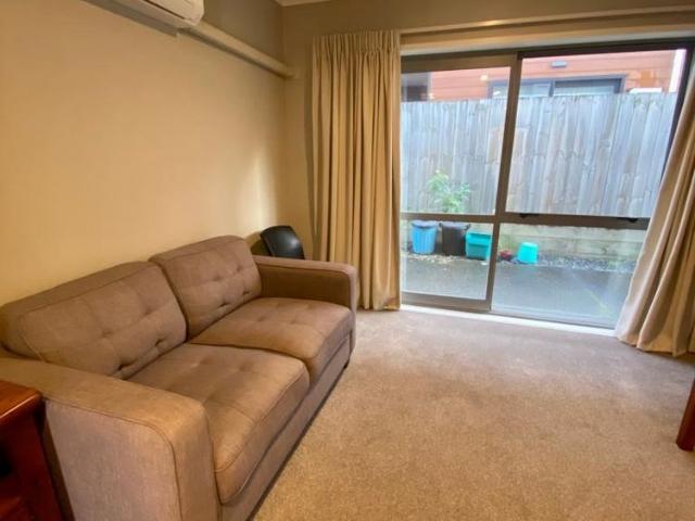 Perfect Self contained Modern Unit Next To The University