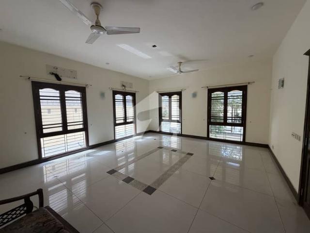 Perfect 1100 Square Yards House In DHA Phase 5 For sale