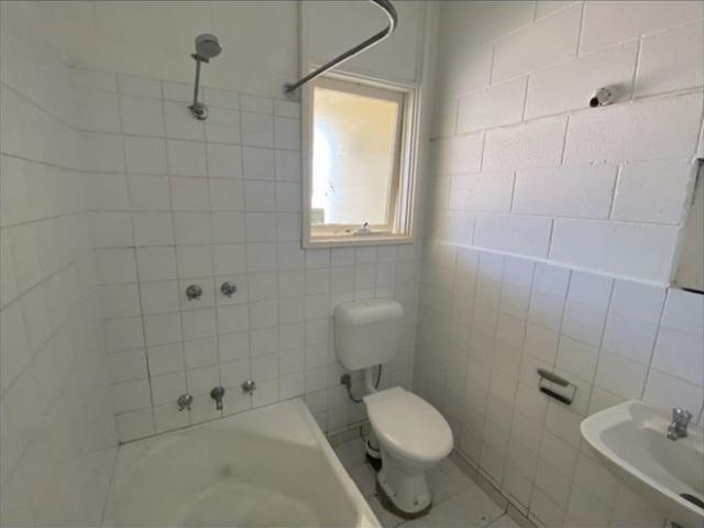 Perfect 1 Bedroom Unit