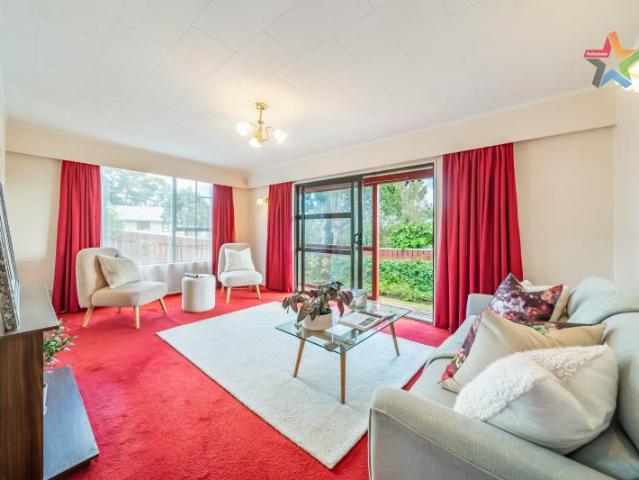 PERFECT 1ST HOME AFFORDABLE & FULL OF POTENTIAL!