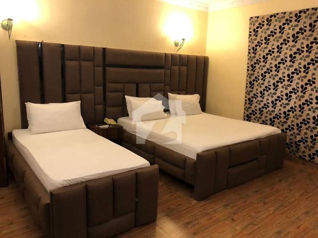 Perfect 2700 Square Feet Room In DHA Phase 6 For Rent