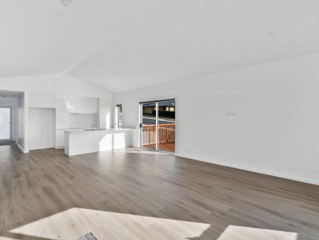 Perfectly Positioned, Newly Built, Family Home in Old Beach