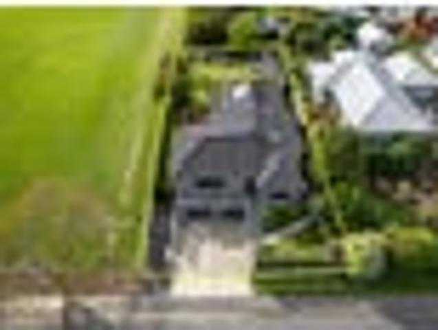 Perfectly Parkside. Uniquely Special