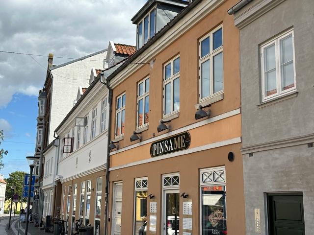 Perfekt beliggenhed i H.C Andersens kvarter i hjertet af Odense. GRATIS husleje i september 2026