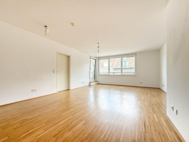 Perfekt für Paare: Großzügige 2 Zimmer Wohnung in Top Lage