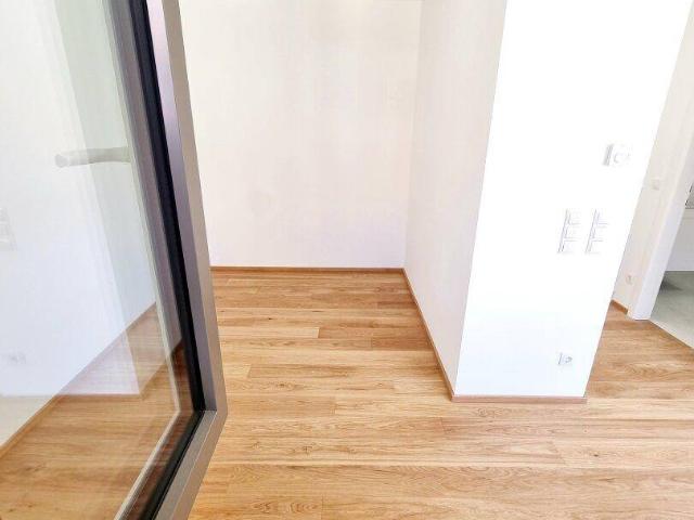 Mini im Grundbuch, Maxi im Ertrag! Perfekte Kleinwohnung im letzten Regelgeschoss! Photovoltaik + Wärmepumpe! Loggia + Kompakter Grundriss + Energieeffizienz + Perfekte Anbindung und Nahversorgung! Jetzt zugfreifen!