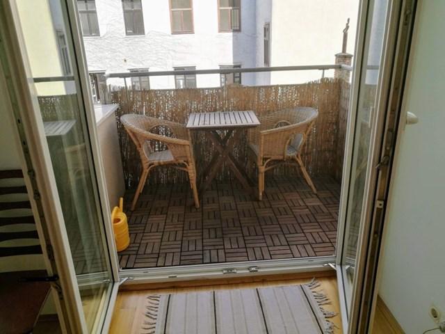 Perfekte Lage, Moderne 2 Zimmer Wohnung mit Balkon, unmöbliert