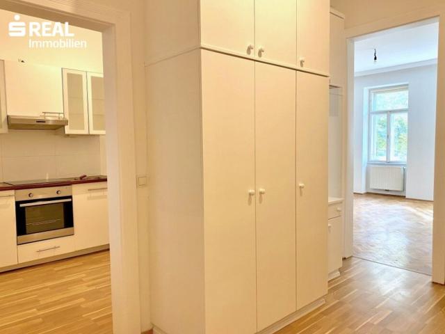PERFEKTE RAUMAUFTEILUNG 3,5 ZIMMER IM ALTBAU NIBELUNGENVIERTEL