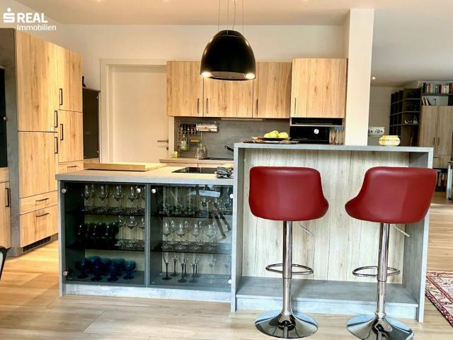 6 ZIMMER 2 WOHNEINHEITEN TRAUMHAUS MIT WÄRMEPUMPE SÜDBALKON und TERRASSE