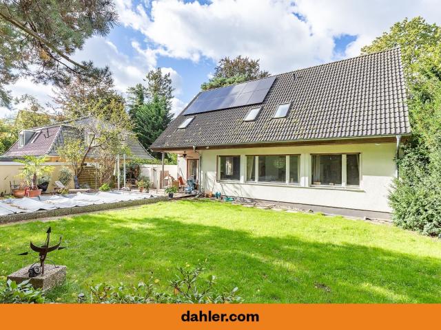 Perfektes Familiendomizil mit Pool und Garten in Schlachtensee