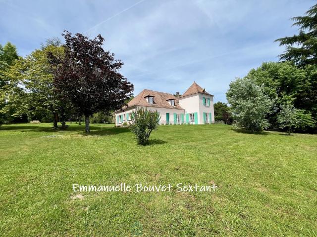 Périgourdine, vie de plain pied, 4 chambres, double garage, superbe terrain, jolie vue dégagée, pas de vis à vis, secteur calme