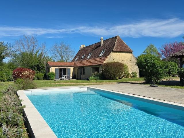Périgord noir: maison pleine de charme avec piscine et jard. 122m² Le Bugue