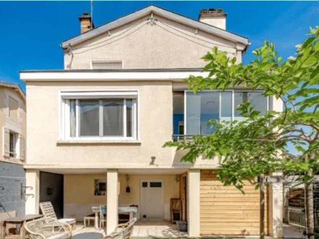 Périgueux – Maison avec jardin clos, proche voie verte, commerce