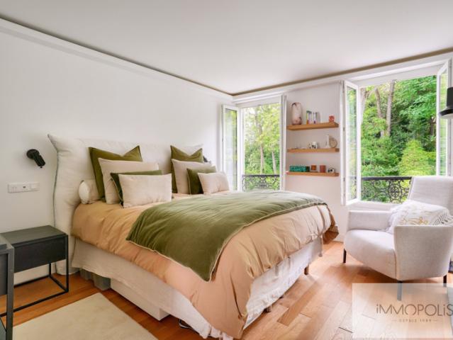 Perle rare en plein coeur de Montmartre avec vue dégagée!