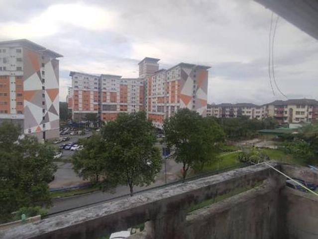 Perling Flat for sell
