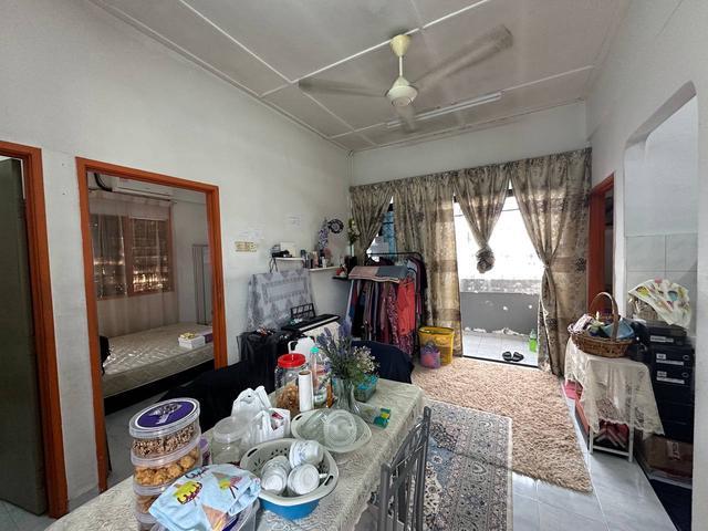 Perling Flat Fully Renovate Unit Good Cond Freehold Near Bus Stop