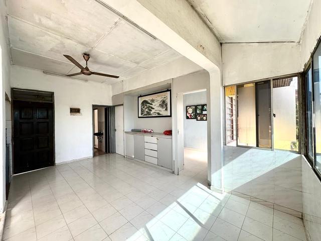 Perling Jalan Camar Flat Full Loan Corner Lot Bukit Mewah Tampoi