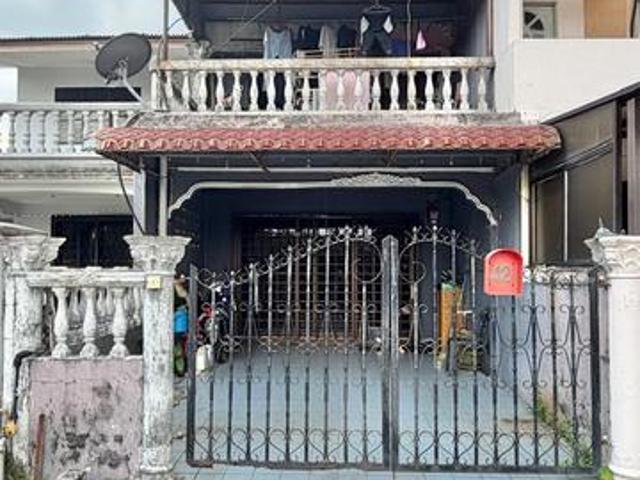 Perling Taman Perling Jalan Camar LCost Double Storey Terrace House