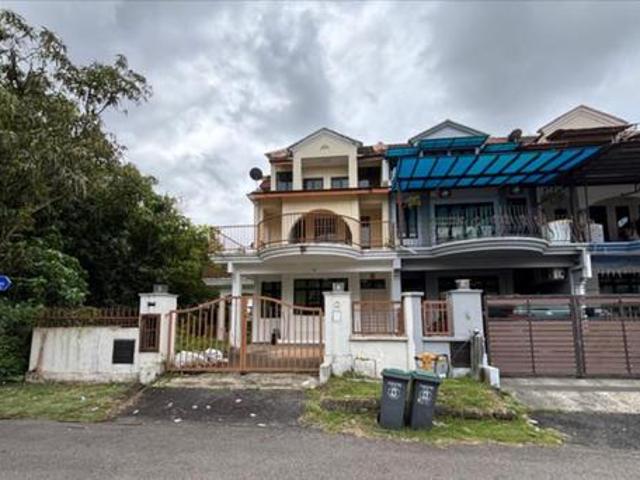 Perling 3storey Corner House