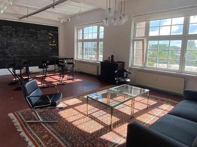 Permanent Desk | CoWorking Space Community | Loft Studio