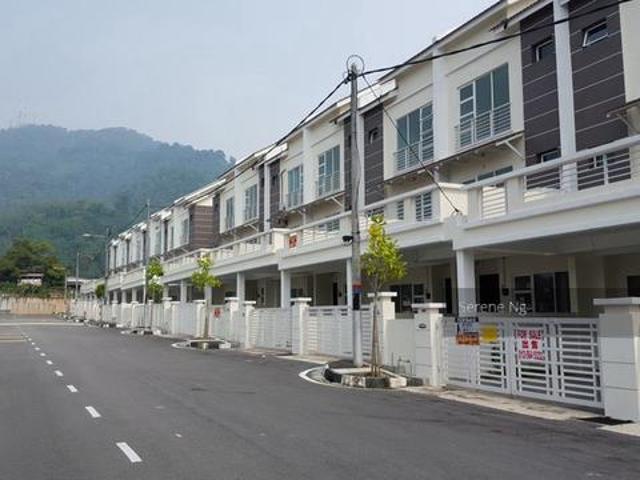 Permai Gardens 3Storey Terrace House