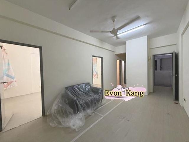 Permai Jaya Tanjung Bungah 700SF Well Maintain Partial Furnish Unit
