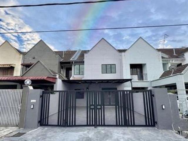 Permas double storey for sale 22x75 freehold 5bed sale