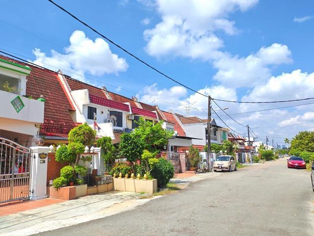 Permas jaya Double Storey Terrace Jalan Permas 3