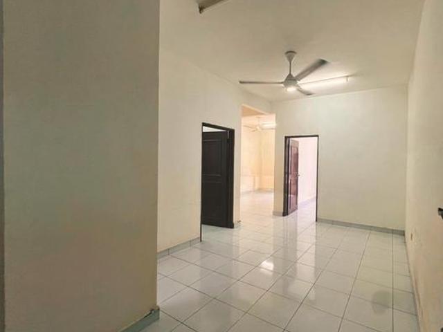 Permas Sentral shoplot Apartment