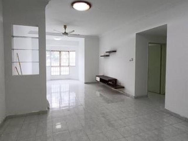 Permas Ville Basic Renovated Unit Low Floor 1067sqft Close Town Area