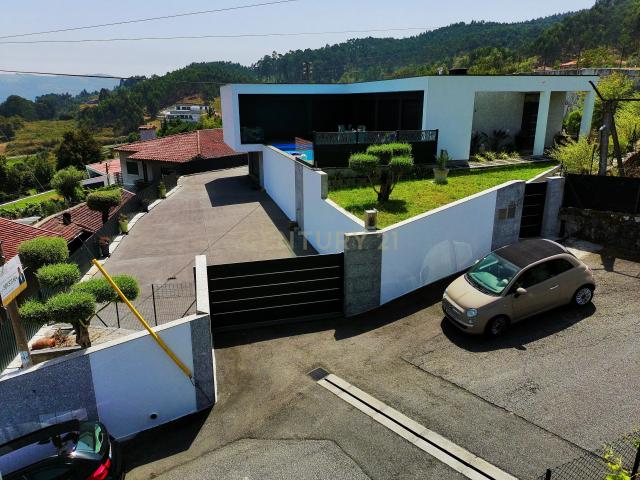 PERMUTA Moradia T3 com Piscina Povoa de Lanhoso