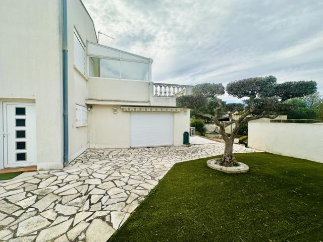 PEROLS BIEN D'EXCEPTION DE 143M2, TERRAIN DE 950M2 SANS VI