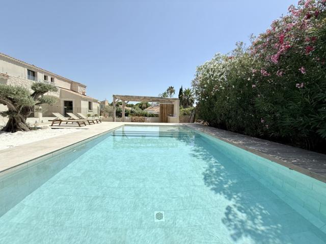 PEROLS maison T6 avec piscine au sel et garage