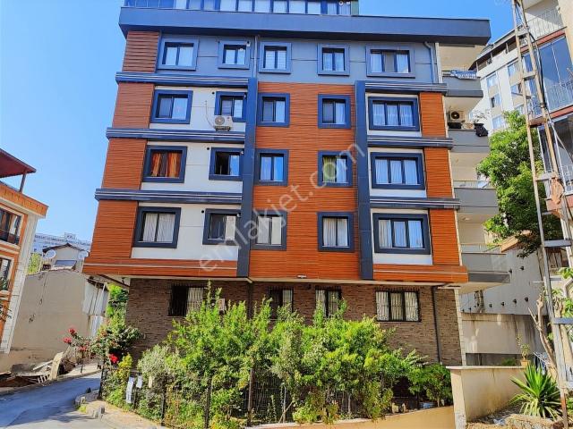 Perpaya Ve Hastanelere Yakın Otoparklı Eşyalı 2+1 80m2 Daire
