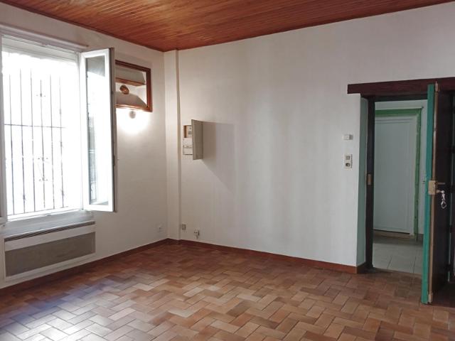 Perpignan 62000EUR T3 45m2 Quartier calme En rez de