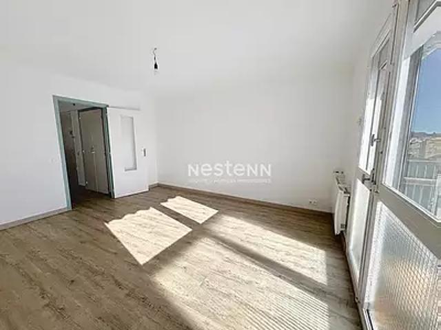 Perpignan 66000 Location appartement 1 pièce t1 au dernier étage cave