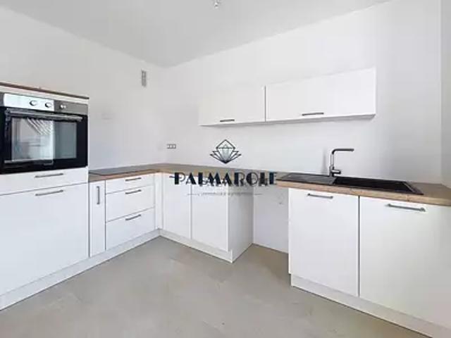 Perpignan 66000 Location appartement 4 pièces t4 au dernier étage terrasse