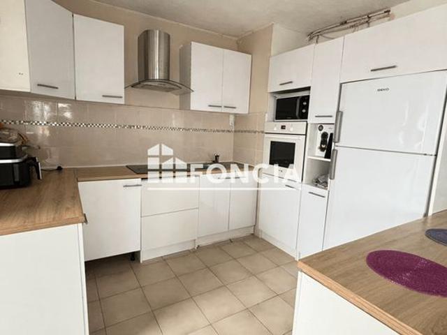 Perpignan place de l'europe t5 en neuvieme etage dans une tour
