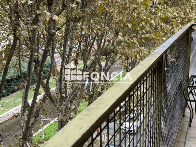 Perpignan proche place catalogne avec vue sur les quais t1 avec grand balcon