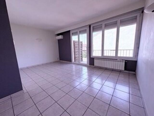 Perpignan quartier calme –T3 2 chbres – Balcons