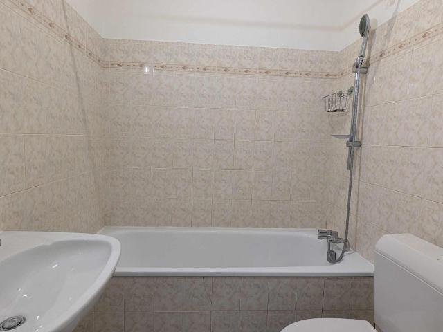 PERRACHE, proche gare, UCLY, T2 TB état, au calme
